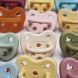 Rubberen fopspeen Colourful Olive - Rond - 3 tot 36 maanden